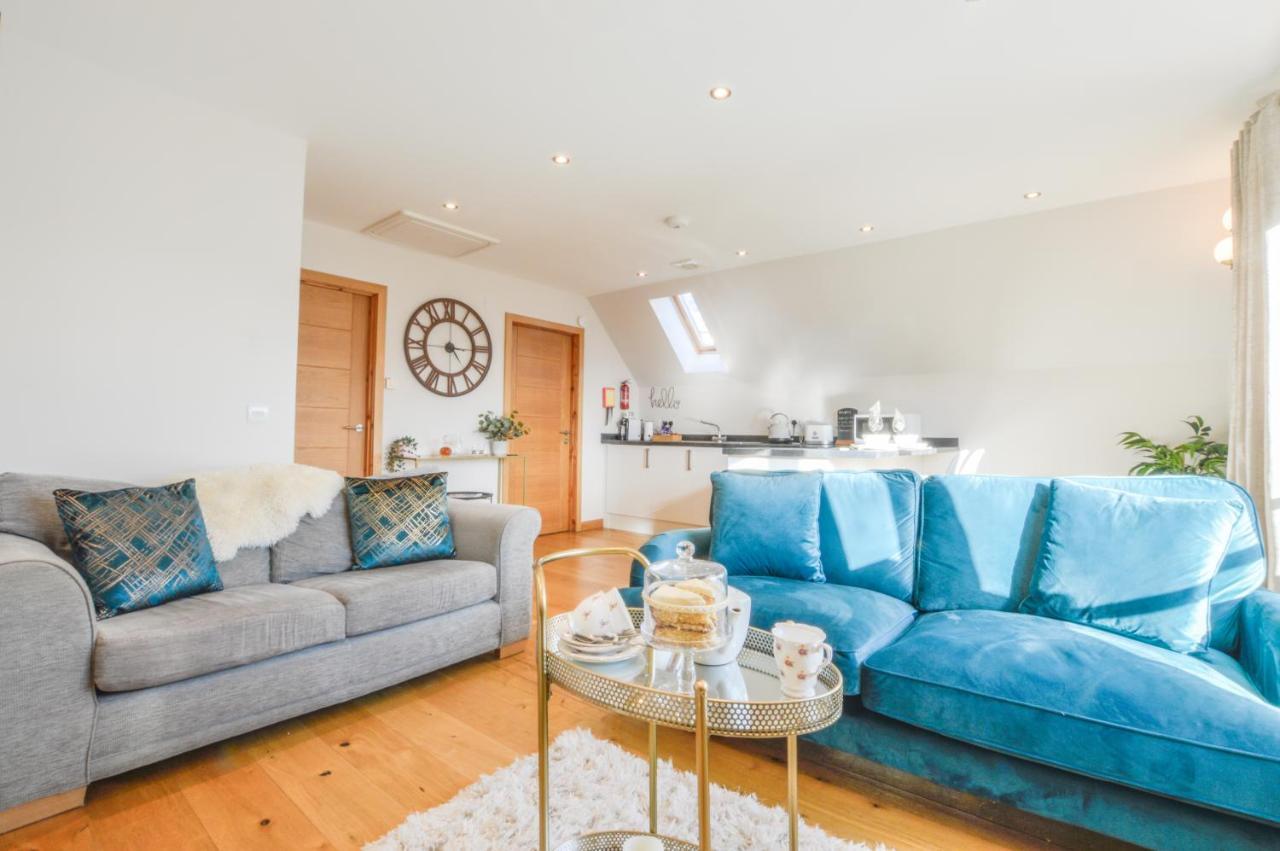 Rowan Tree Apartment - A Modern, Quiet Hideaway With Sweeping Views Across Oban Bagian luar foto