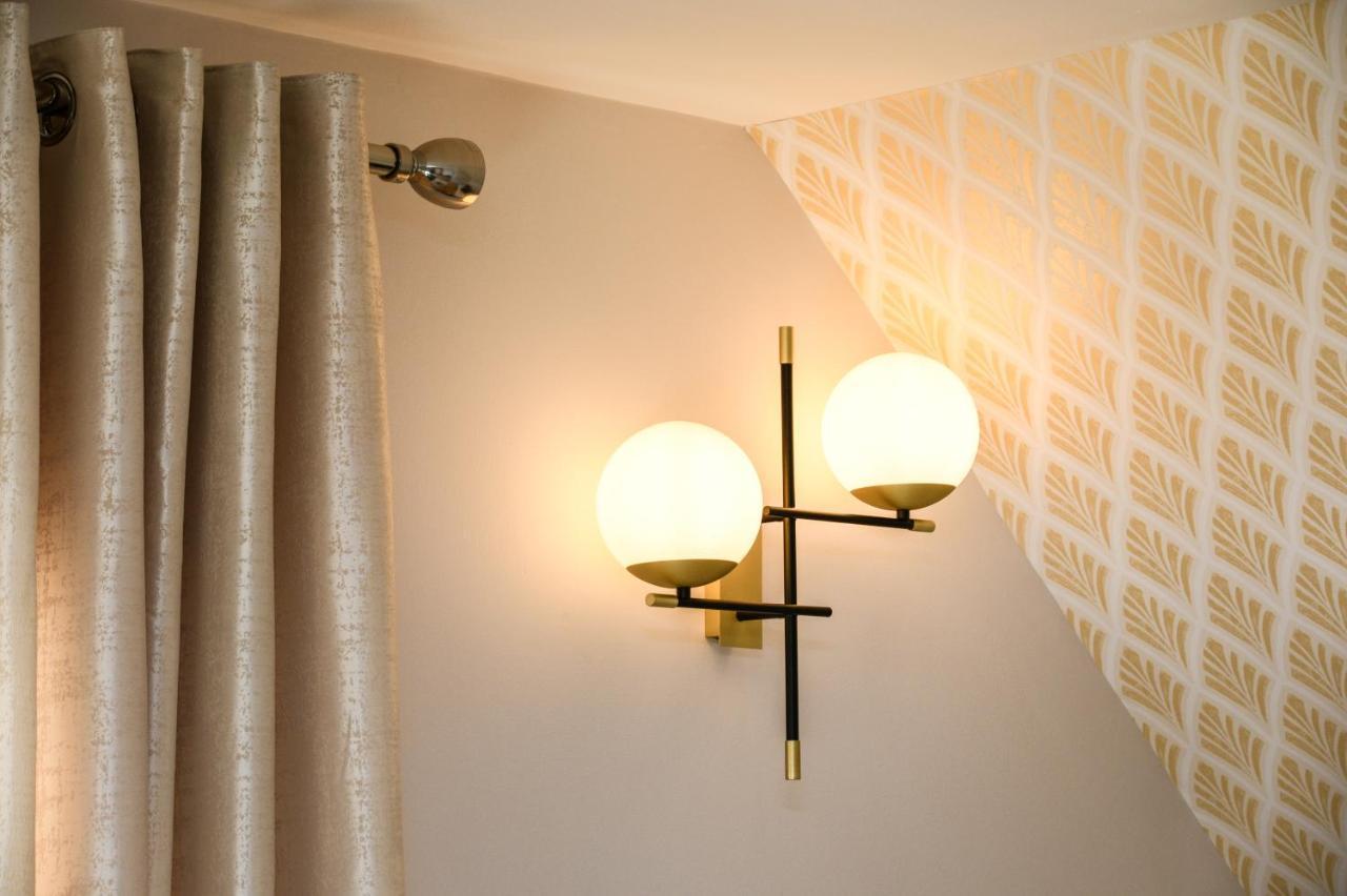 Rowan Tree Apartment - A Modern, Quiet Hideaway With Sweeping Views Across Oban Bagian luar foto