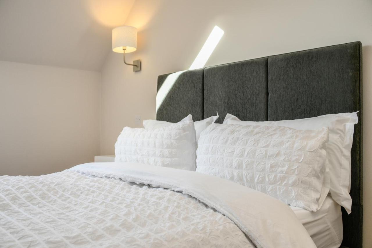 Rowan Tree Apartment - A Modern, Quiet Hideaway With Sweeping Views Across Oban Bagian luar foto