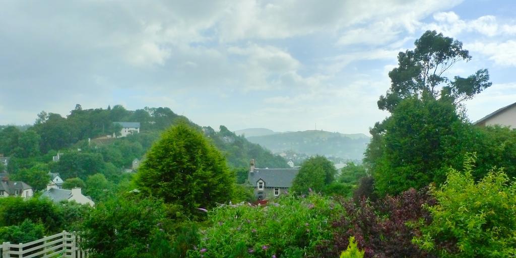 Rowan Tree Apartment - A Modern, Quiet Hideaway With Sweeping Views Across Oban Ruang foto